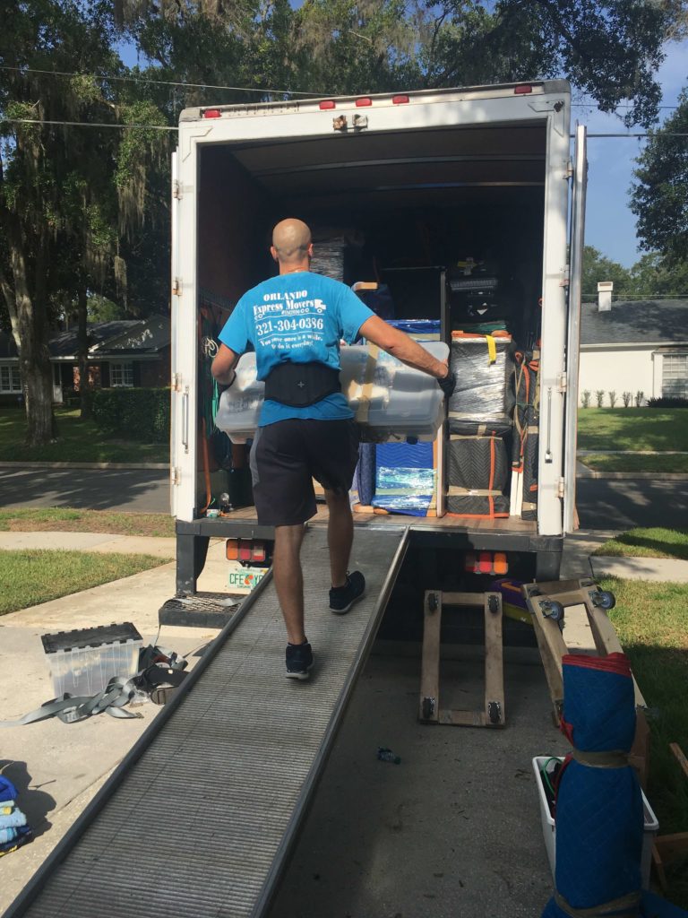 Navigating Your Move: Professional Moving Company vs. DIY